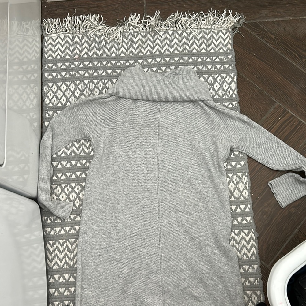 AM, Lulus, grey sweater dress.